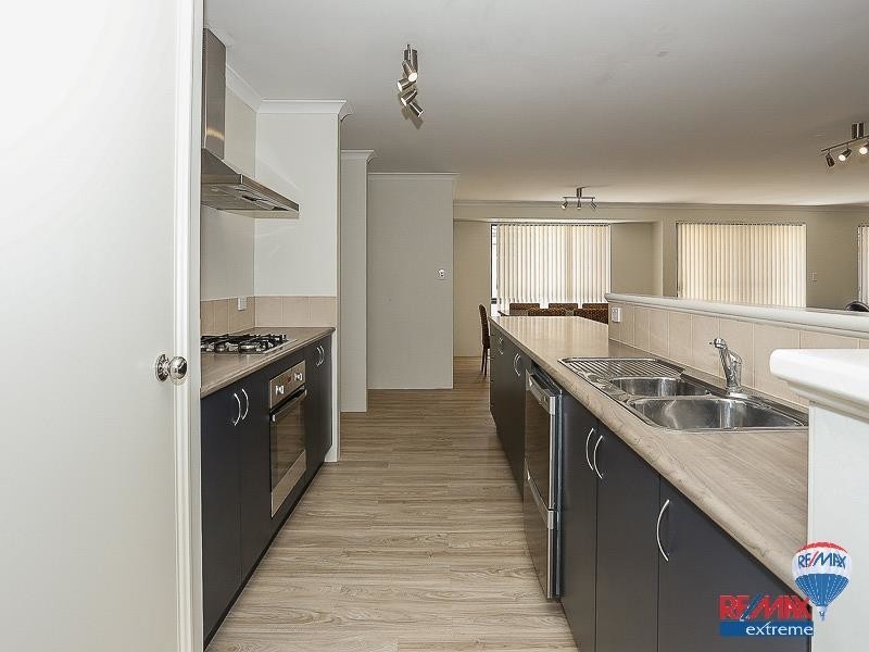 14 Plumeria Rise, Sinagra WA 6065