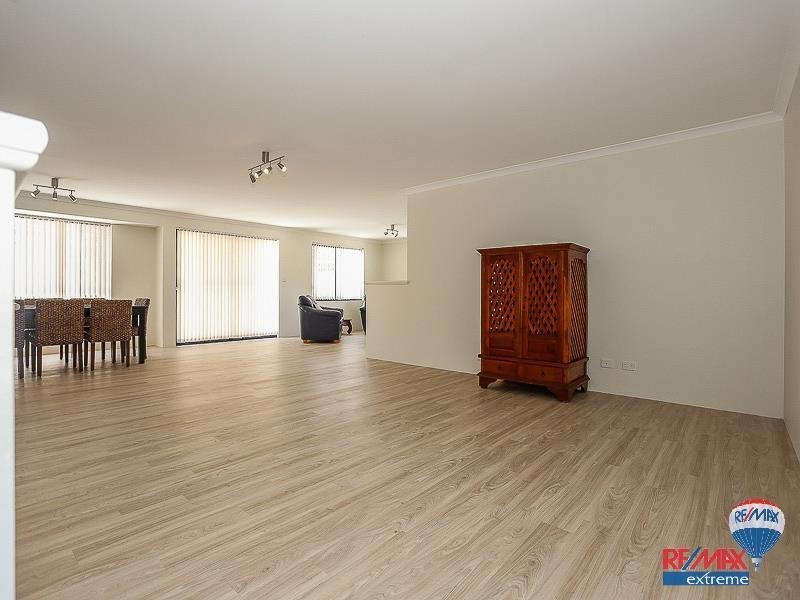 14 Plumeria Rise, Sinagra WA 6065