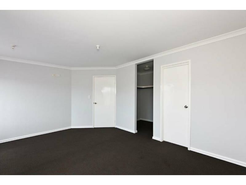 25 Vancouver Parade, Wanneroo WA 6065