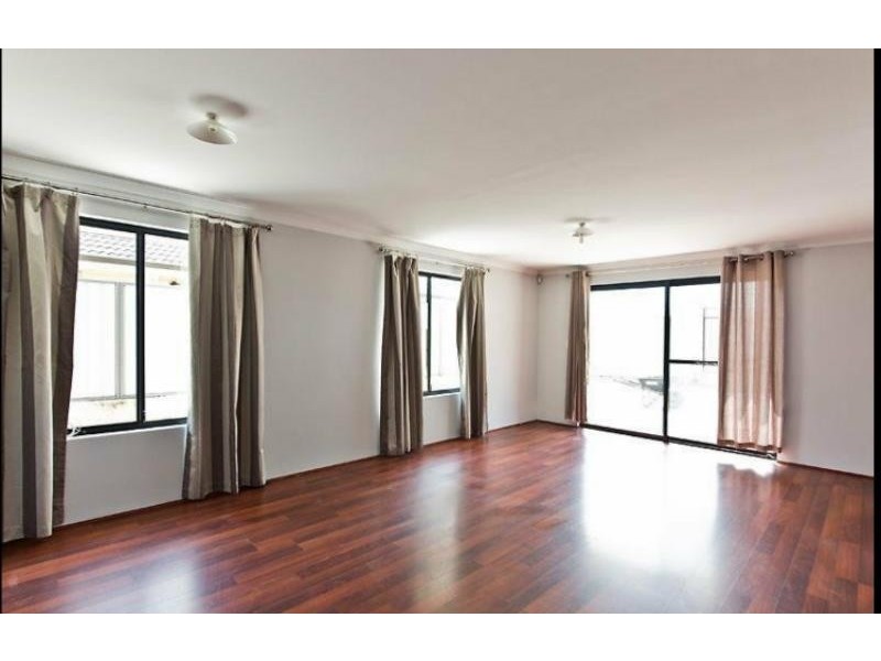 25 Vancouver Parade, Wanneroo WA 6065