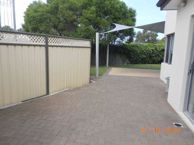 8A Phee Place, Greenwood WA 6024