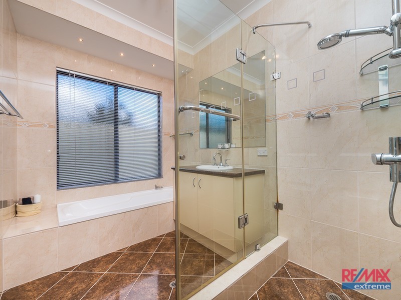 73 Regency Avenue, Madeley WA 6065