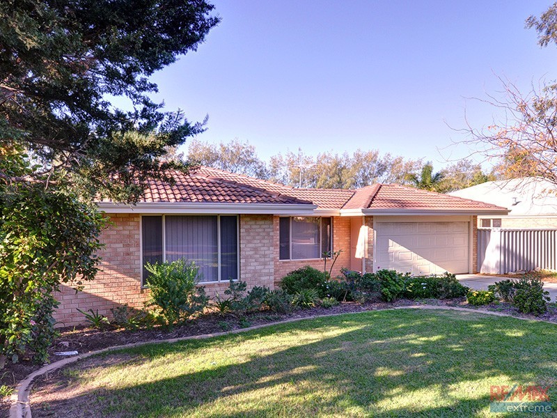 4 Girvan Lane, Kinross WA 6028