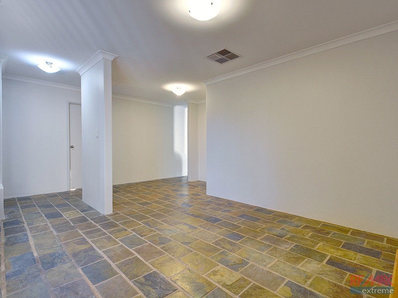 4 Girvan Lane, Kinross WA 6028