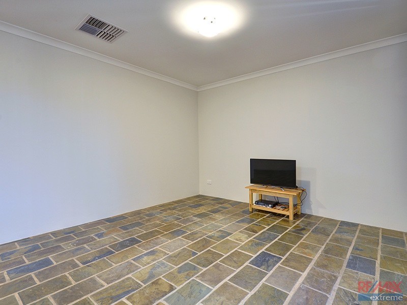 4 Girvan Lane, Kinross WA 6028