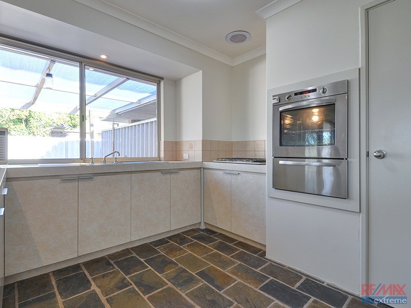 4 Girvan Lane, Kinross WA 6028