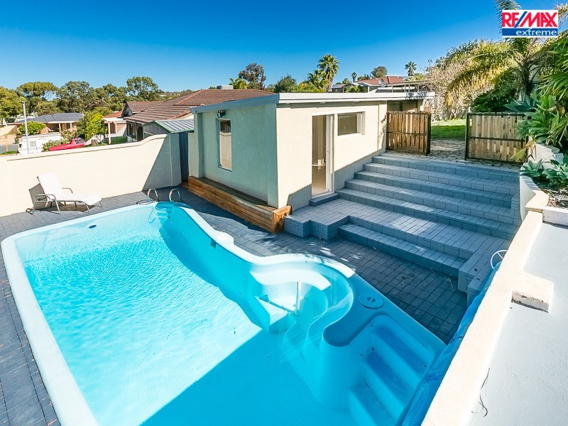 1 Theba Court, Heathridge WA 6027