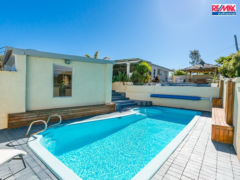 1 Theba Court, Heathridge WA 6027