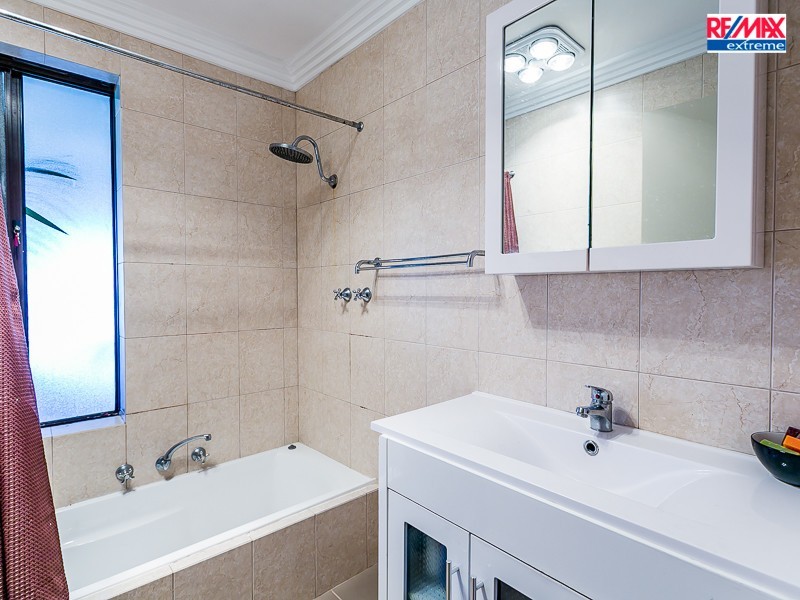 1 Theba Court, Heathridge WA 6027