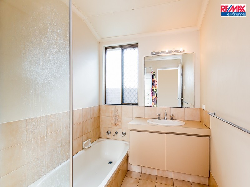 6 Marybrook Road, Heathridge WA 6027