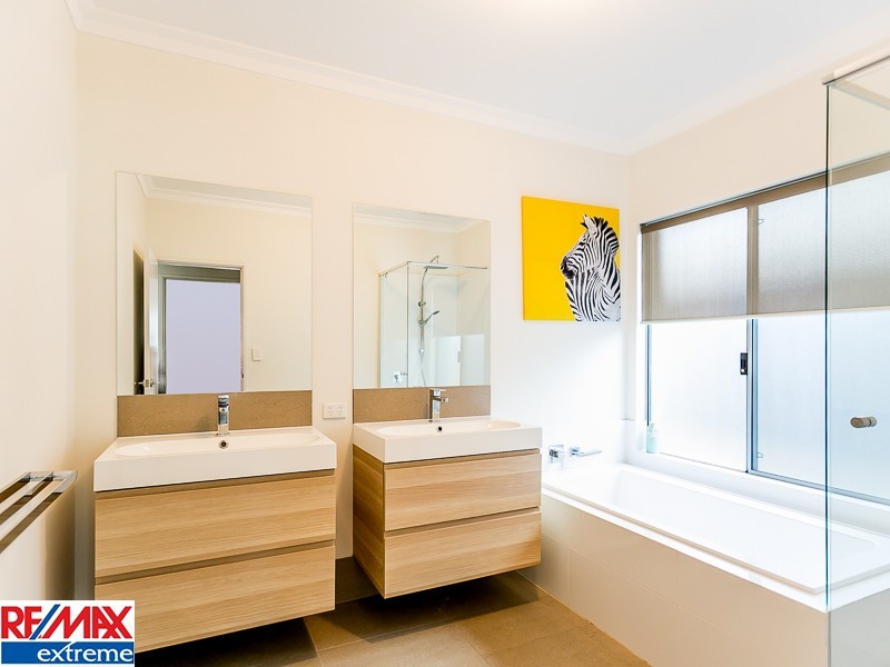 42 Fontelina Parade, Iluka WA 6028