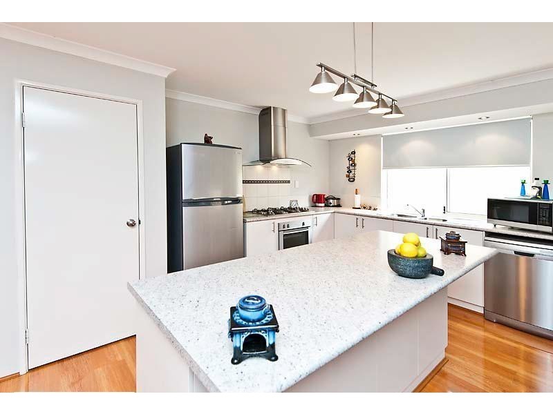 121 Rosegreen, Butler WA 6036