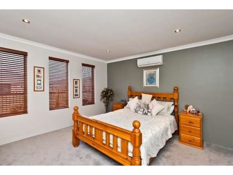 121 Rosegreen, Butler WA 6036