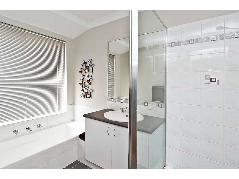 121 Rosegreen, Butler WA 6036