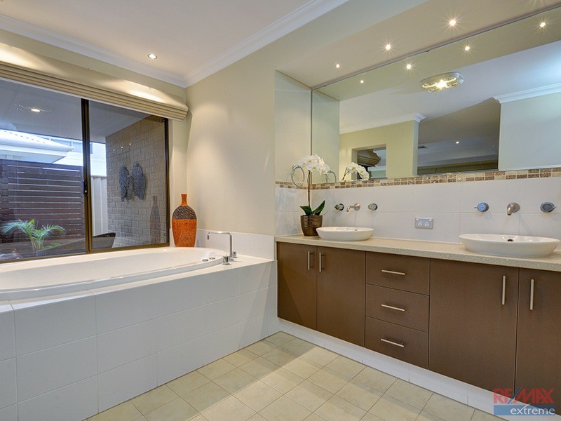 20 Kianga Crescent, Burns Beach WA 6028