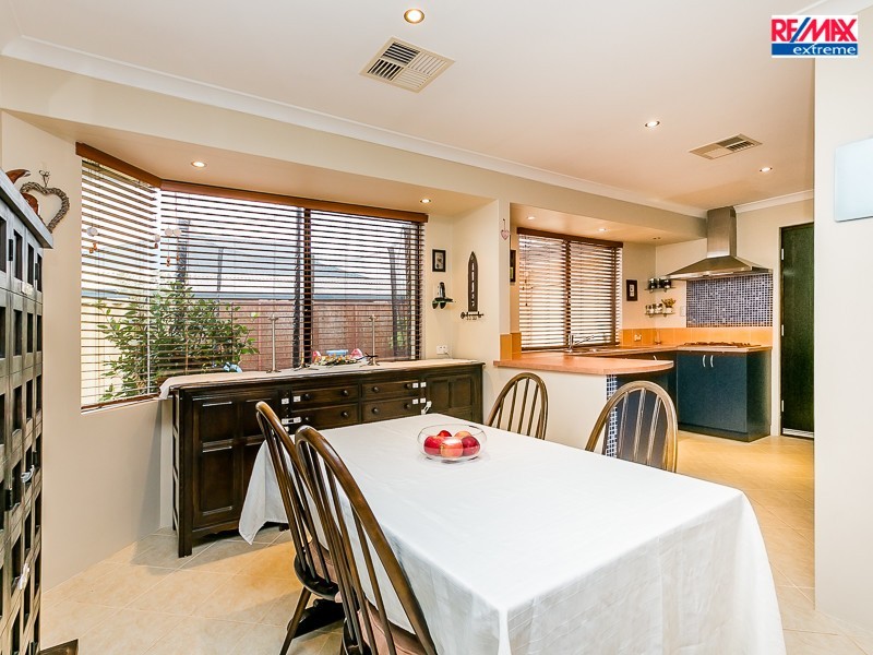 45 Chartwell Bend, Hocking WA 6065