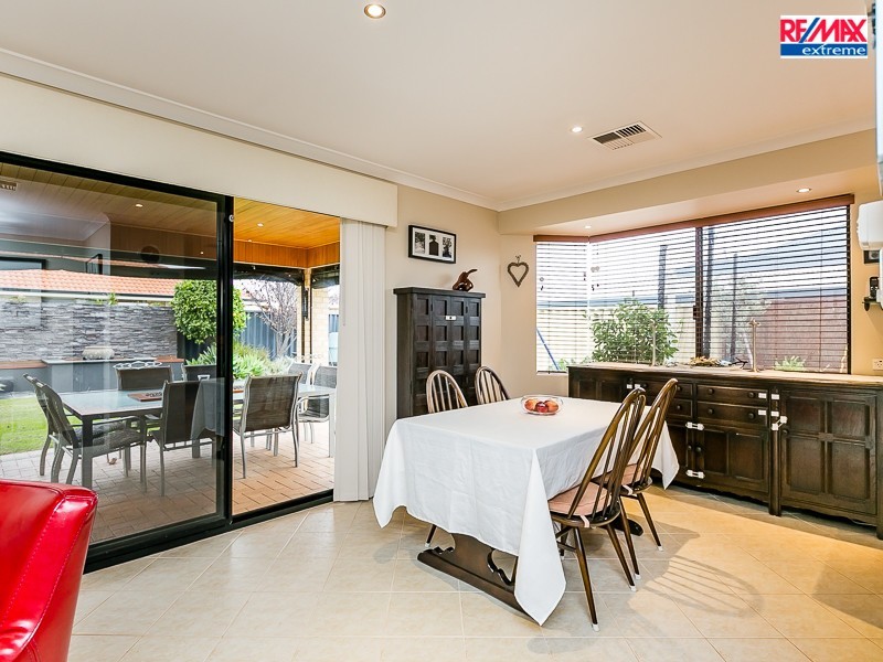 45 Chartwell Bend, Hocking WA 6065