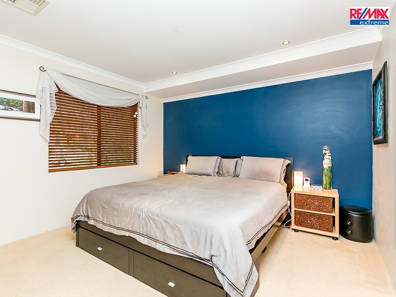 45 Chartwell Bend, Hocking WA 6065