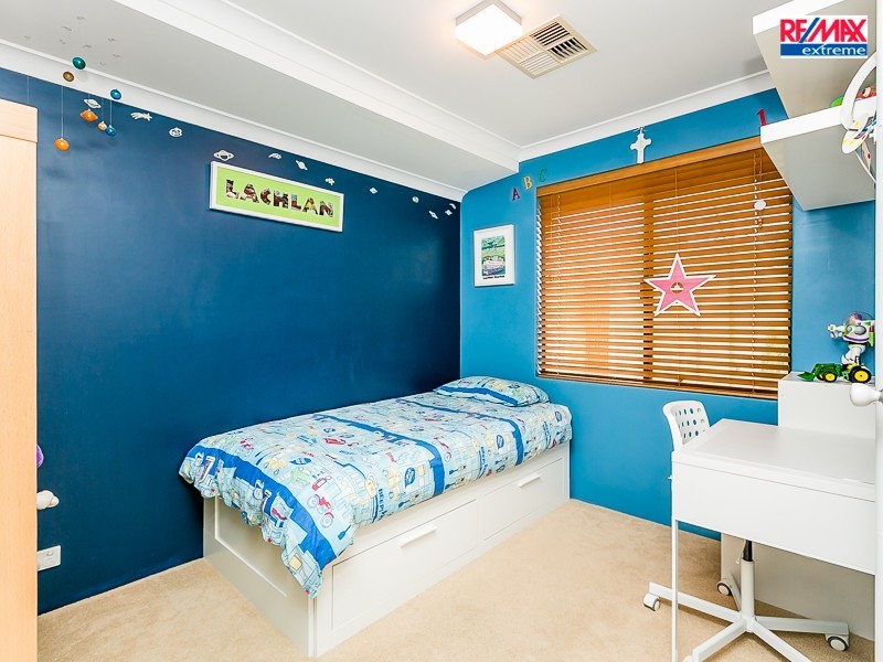 45 Chartwell Bend, Hocking WA 6065