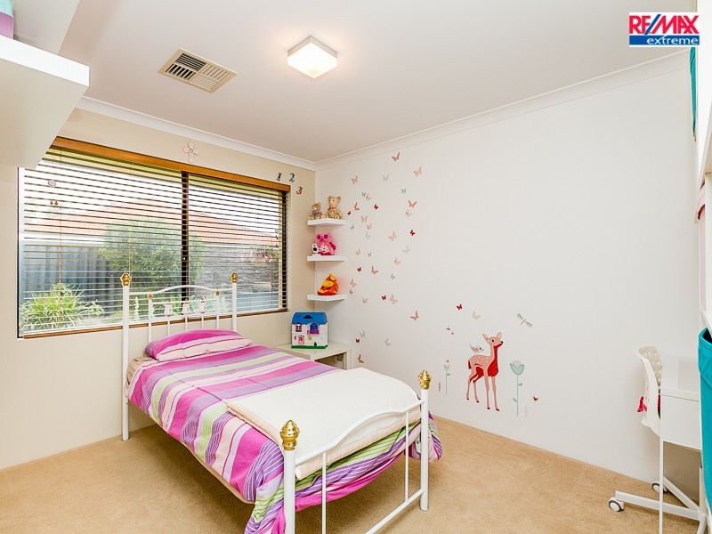 45 Chartwell Bend, Hocking WA 6065