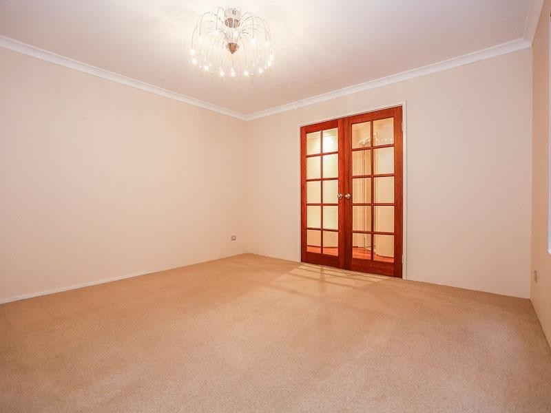 8 Manitoba Court, Joondalup WA 6027