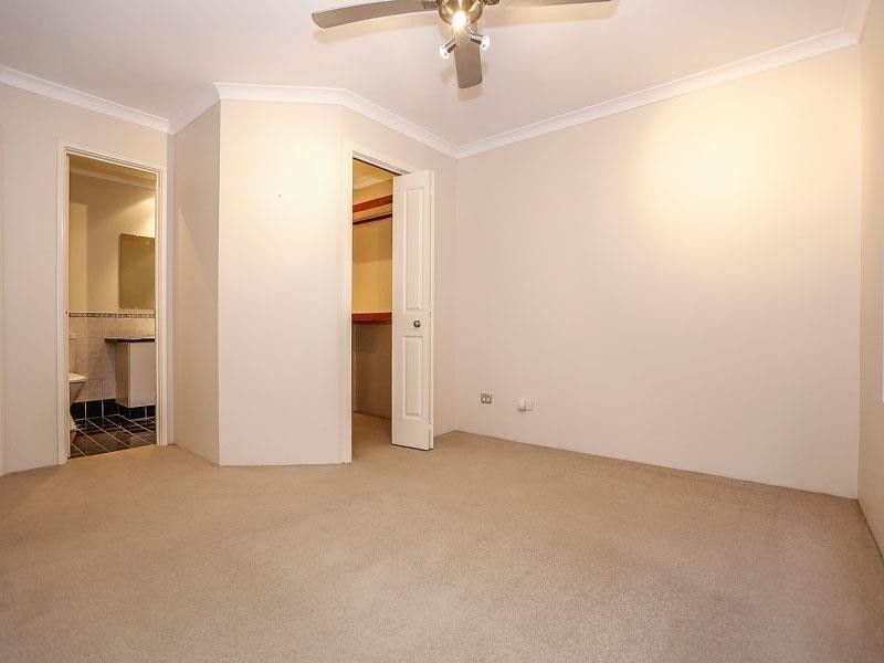 8 Manitoba Court, Joondalup WA 6027