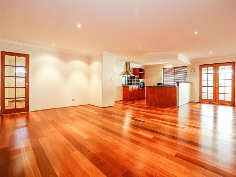 8 Manitoba Court, Joondalup WA 6027