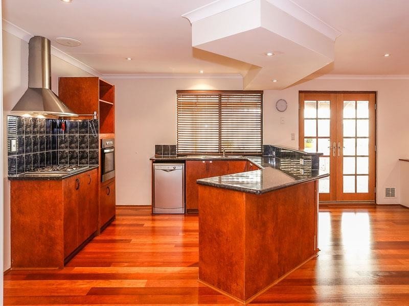 8 Manitoba Court, Joondalup WA 6027