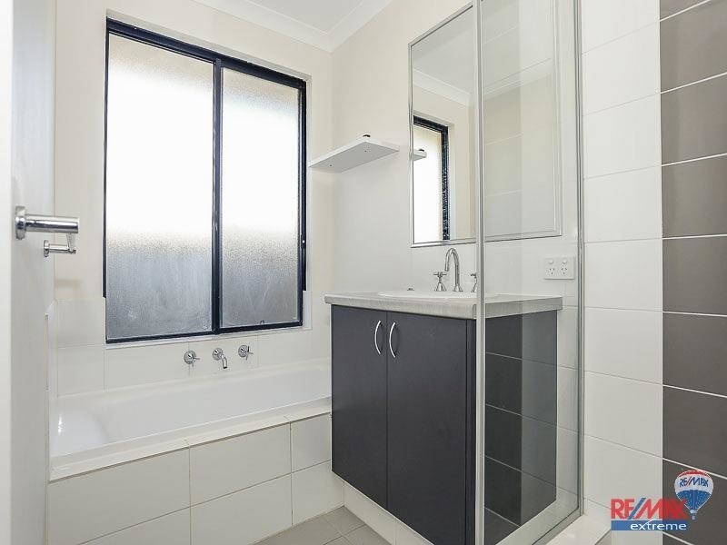 11 Fairgrounds Parkway, Alkimos WA 6038