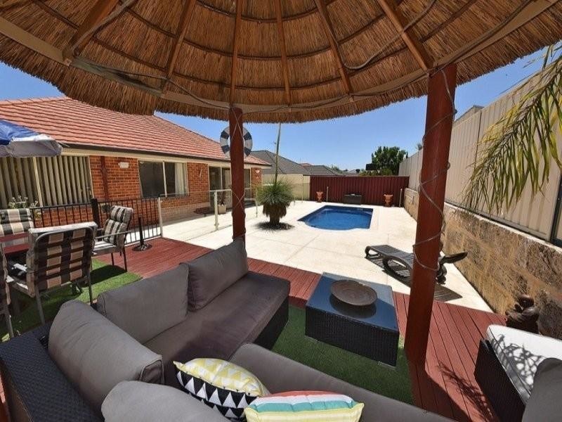 54 Cheriton Drive, Carramar WA 6031