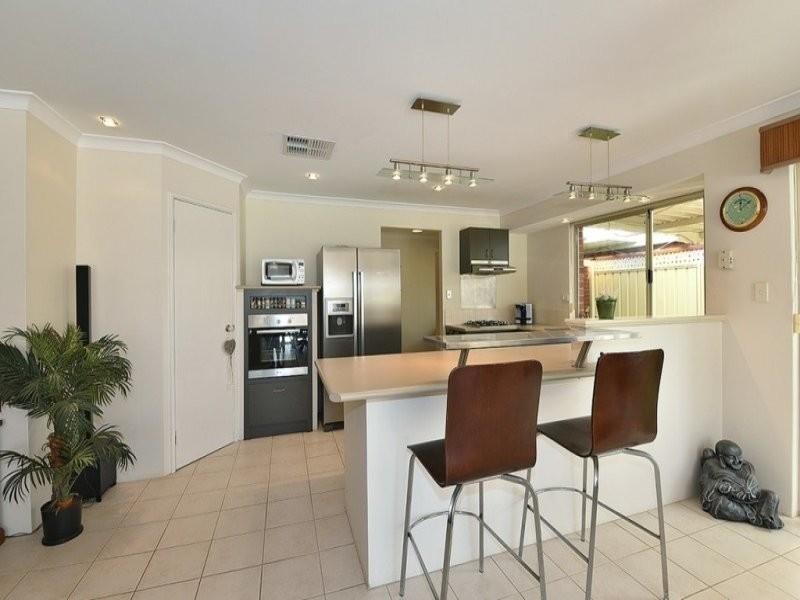 54 Cheriton Drive, Carramar WA 6031