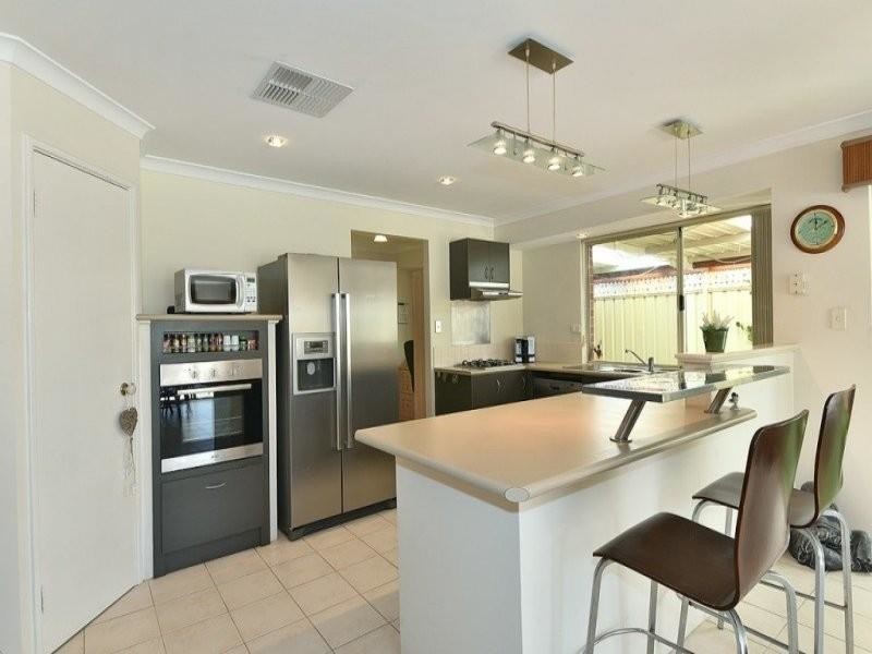 54 Cheriton Drive, Carramar WA 6031