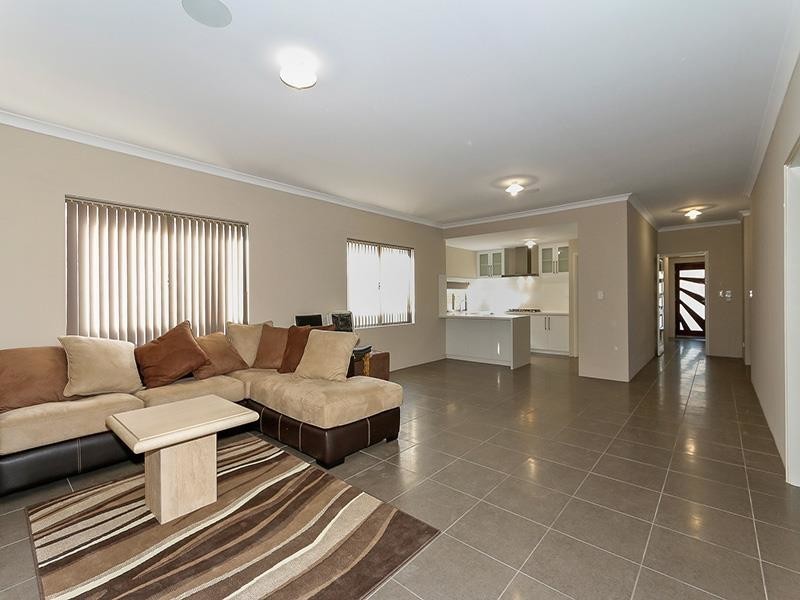 3 Citrine Street, Eglinton WA 6034