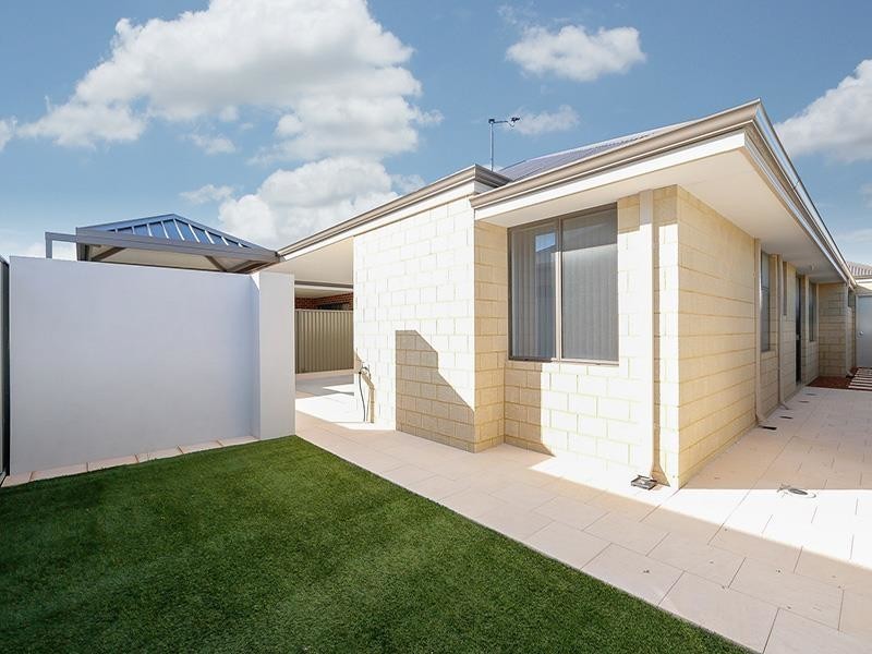 3 Citrine Street, Eglinton WA 6034