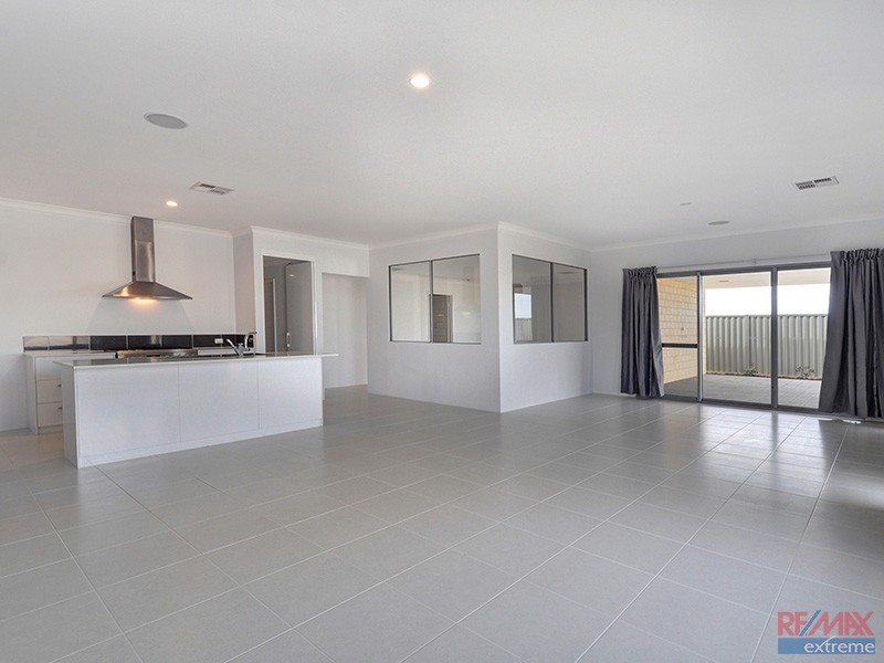 48 Farnham Pass, Alkimos WA 6038