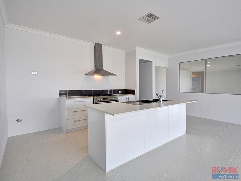 48 Farnham Pass, Alkimos WA 6038