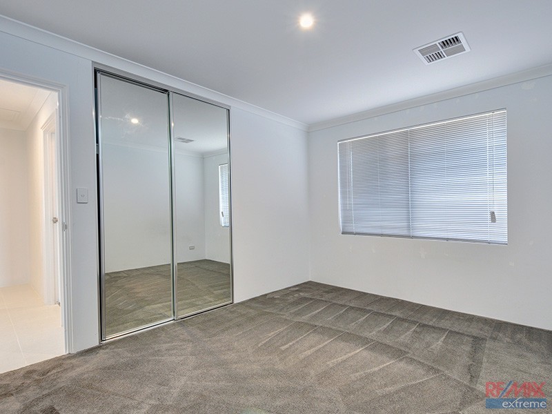 48 Farnham Pass, Alkimos WA 6038