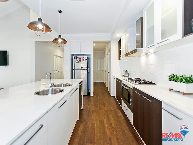 4 Chine Way, Alkimos WA 6038