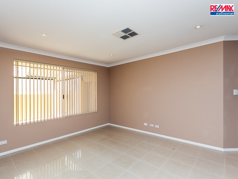 8 Fedamore Approach, Ridgewood WA 6030