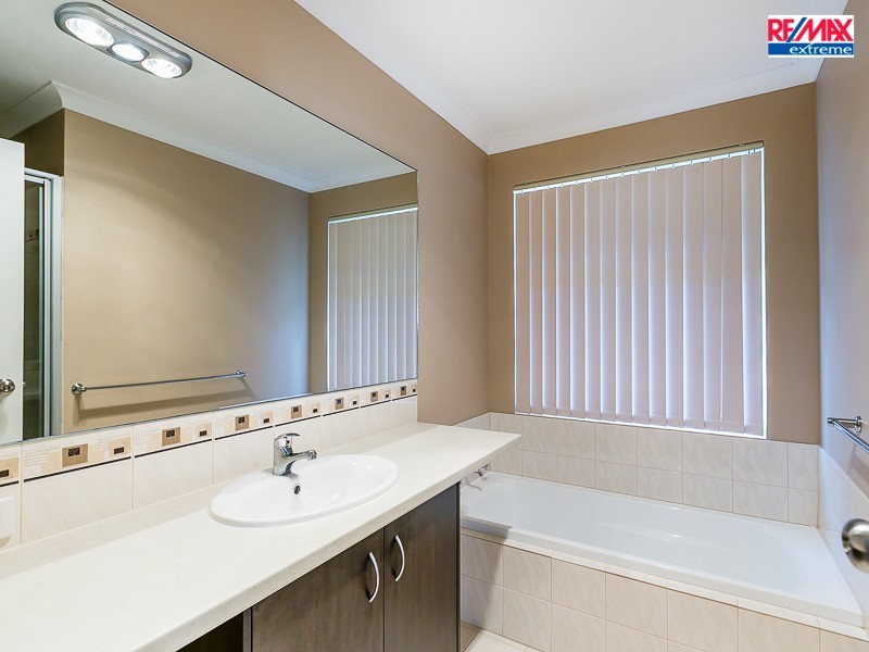 8 Fedamore Approach, Ridgewood WA 6030
