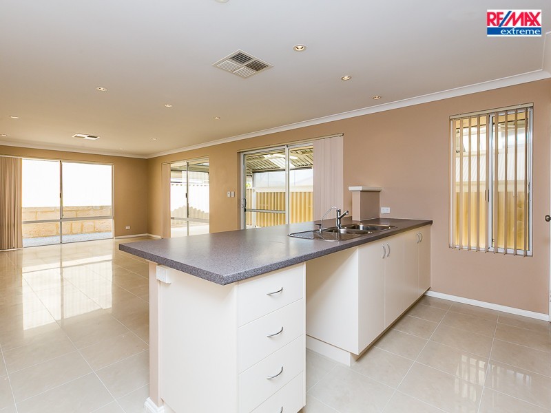 8 Fedamore Approach, Ridgewood WA 6030