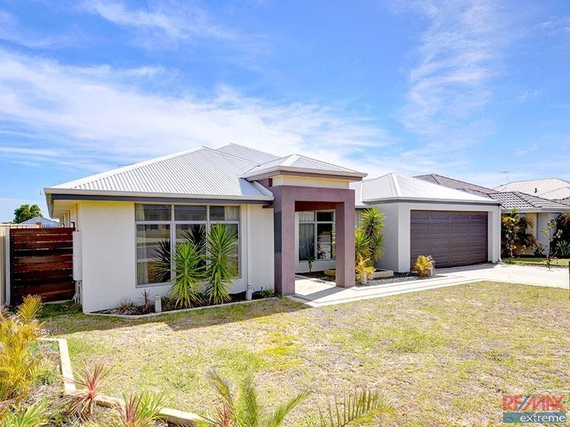 16 Cyandra Loop, Banksia Grove WA 6031