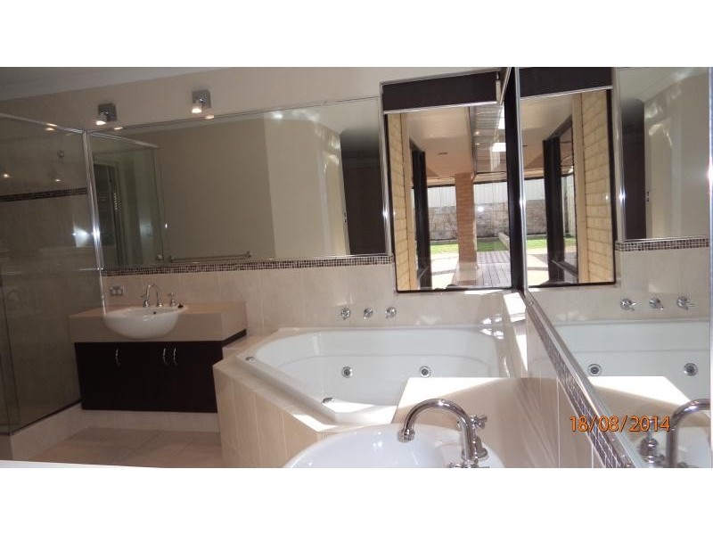 79 Regency Avenue, Madeley WA 6065