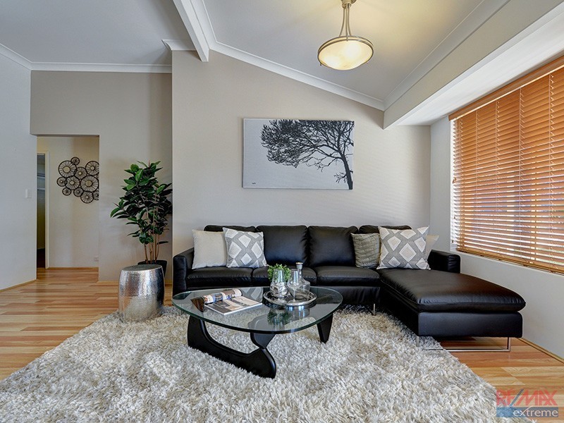 9 Shannon Close, Woodvale WA 6026