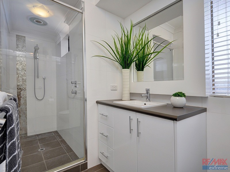 9 Shannon Close, Woodvale WA 6026