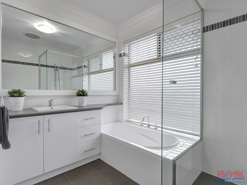 9 Shannon Close, Woodvale WA 6026