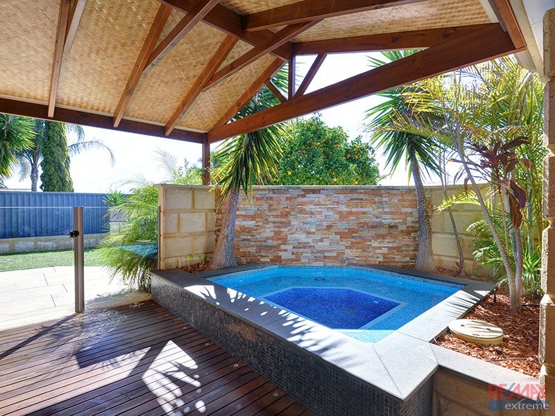 9 Shannon Close, Woodvale WA 6026