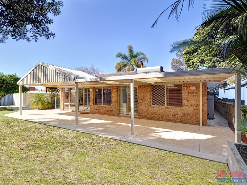 9 Shannon Close, Woodvale WA 6026