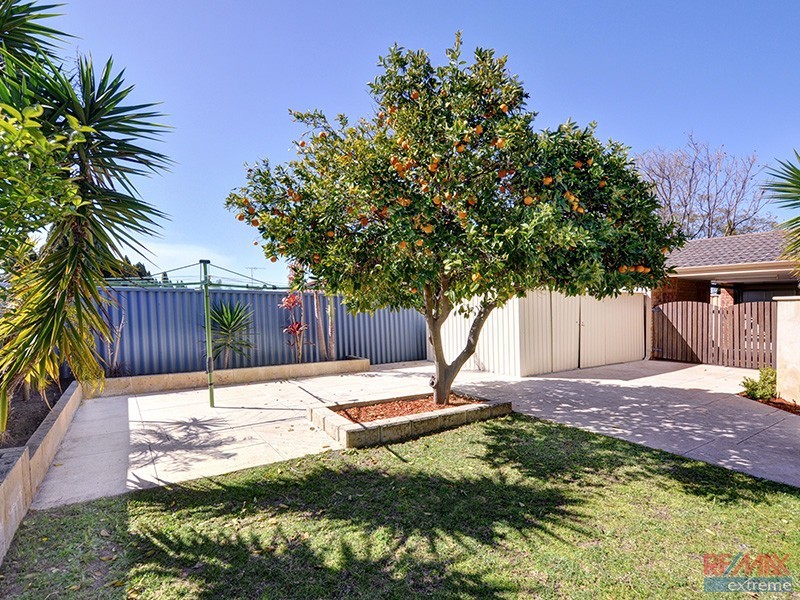 9 Shannon Close, Woodvale WA 6026