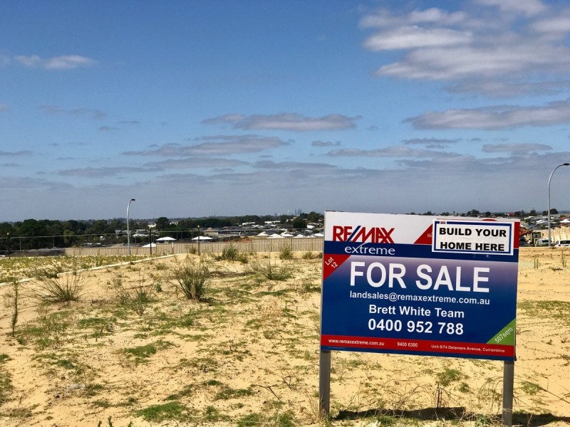 12 Stuttgart Avenue, Hocking WA 6065